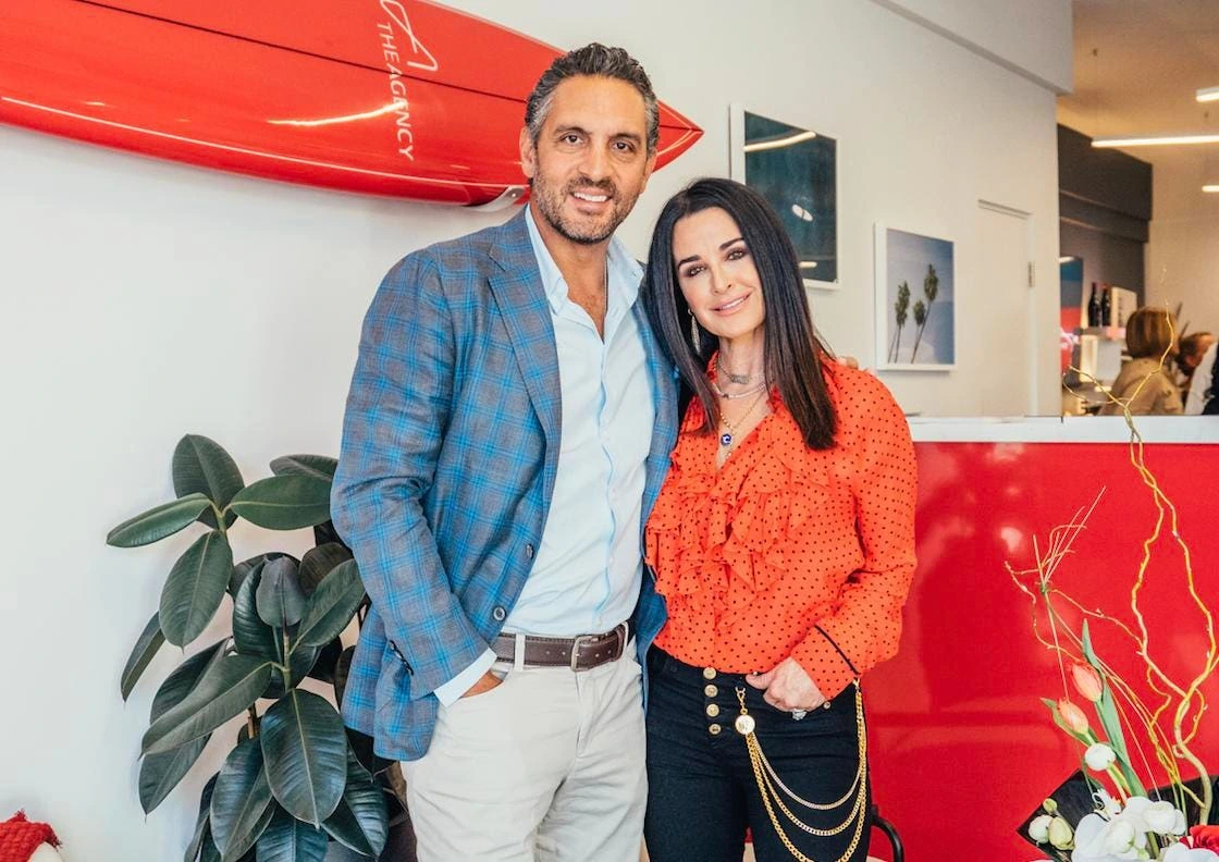 mauricio the agency net worth