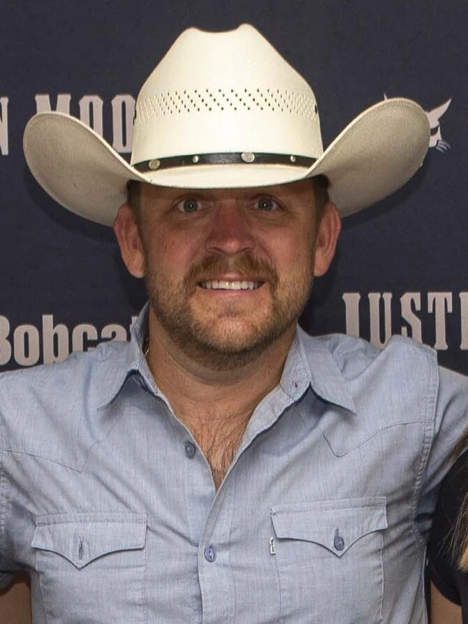 Justin Moore at Hometown Heroes Concert 2023