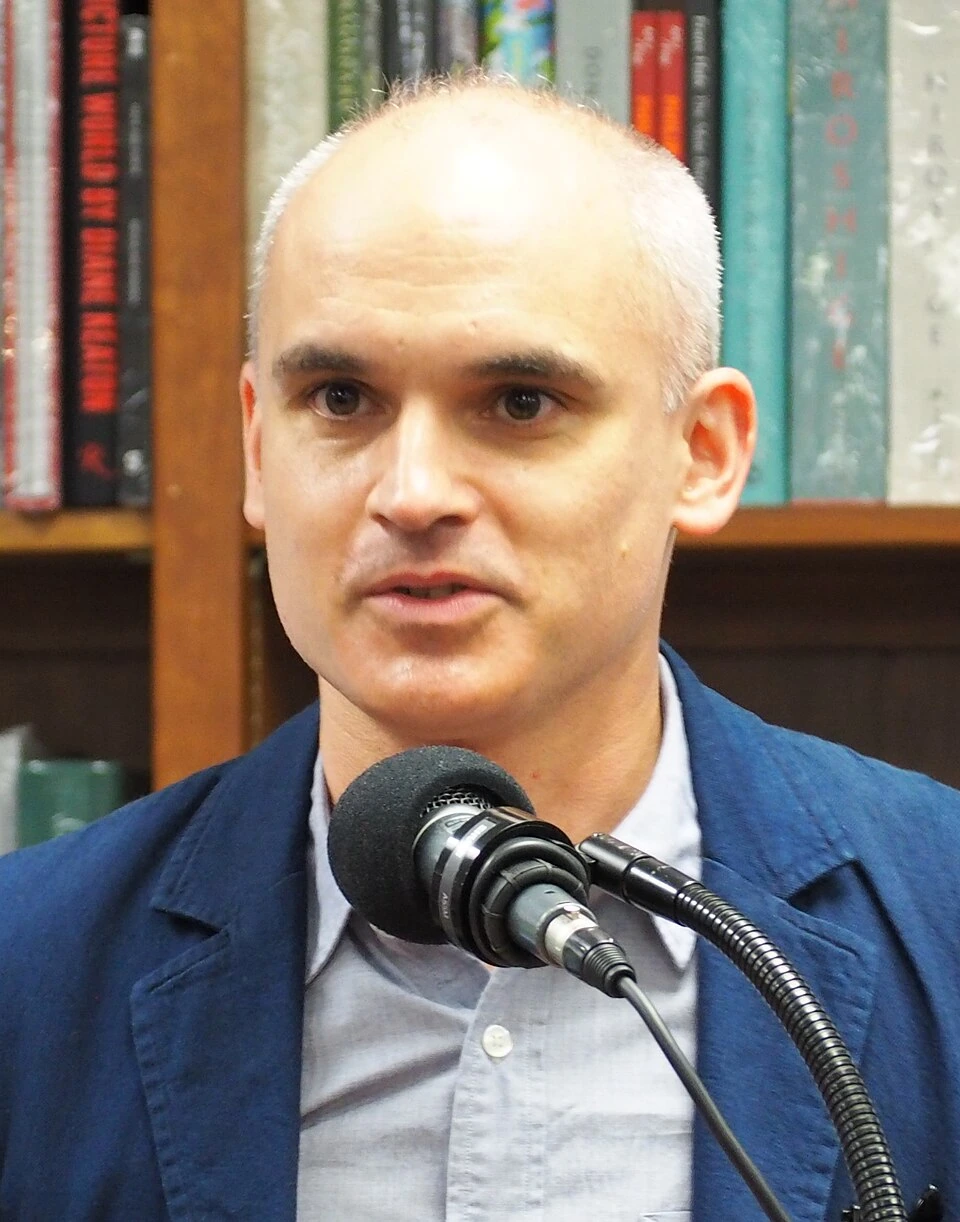 Hernán Díaz Net Worth Estimate: How to Identify the Right Person